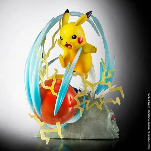 Figuuri: Pokemon - Pikachu Deluxe Collectors 1/10 Scale Light FX  -  Figuuri - Puolenkuun Pelit pelikauppa