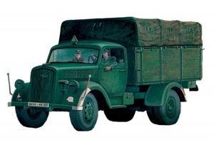 Pienoismalli: Italeri: Kfz. 305 Opel Blitz (1:35)